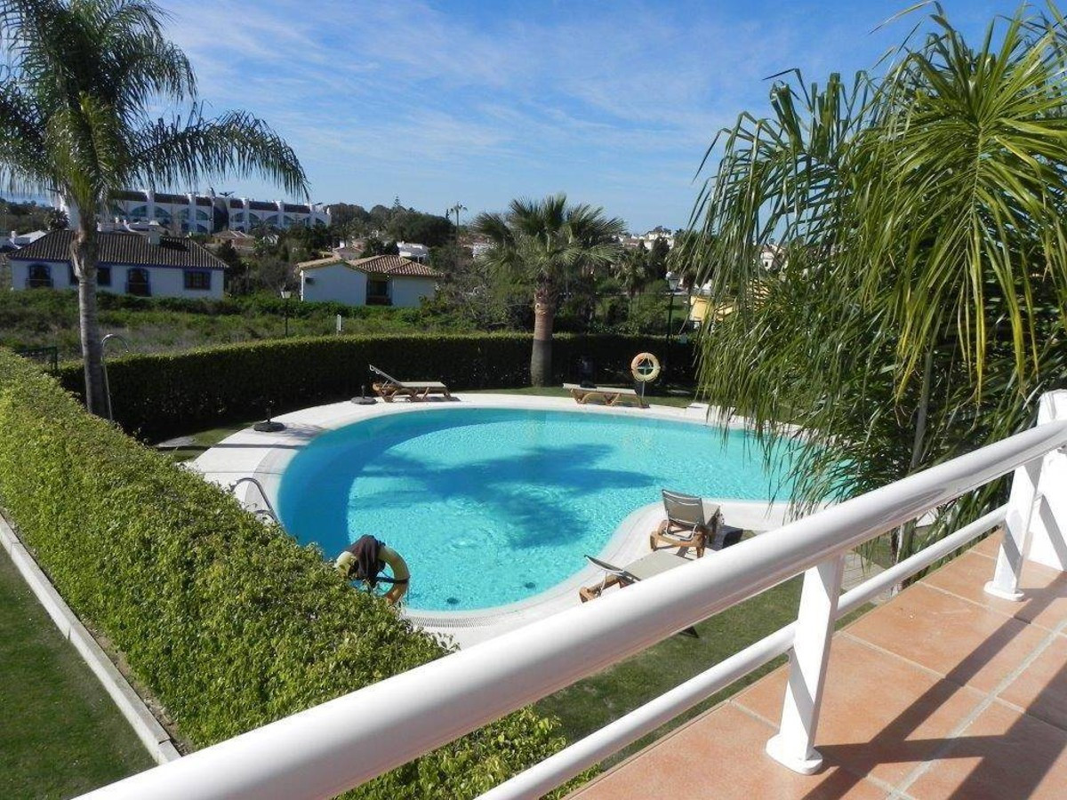Qlistings - House in Atalaya, Costa del Sol Property Image