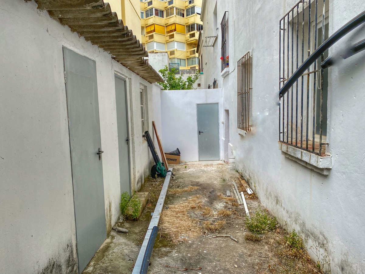 Qlistings - Unique Apartment in Marbella, Costa del Sol Property Image