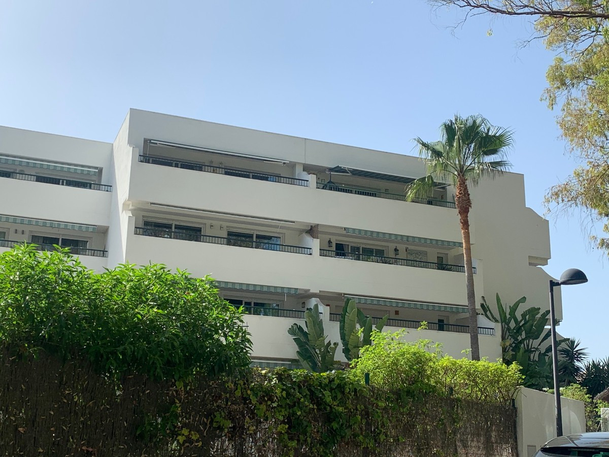 Qlistings - Apartment in Guadalmina Baja, Costa del Sol Property Image