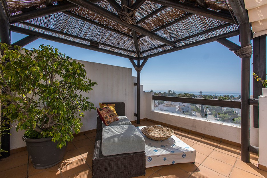 Qlistings - Lovely Penthouse Apartment in Cancelada, Costa del Sol Property Image