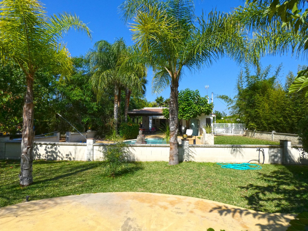 Qlistings - House in Cancelada, Costa del Sol Property Thumbnail