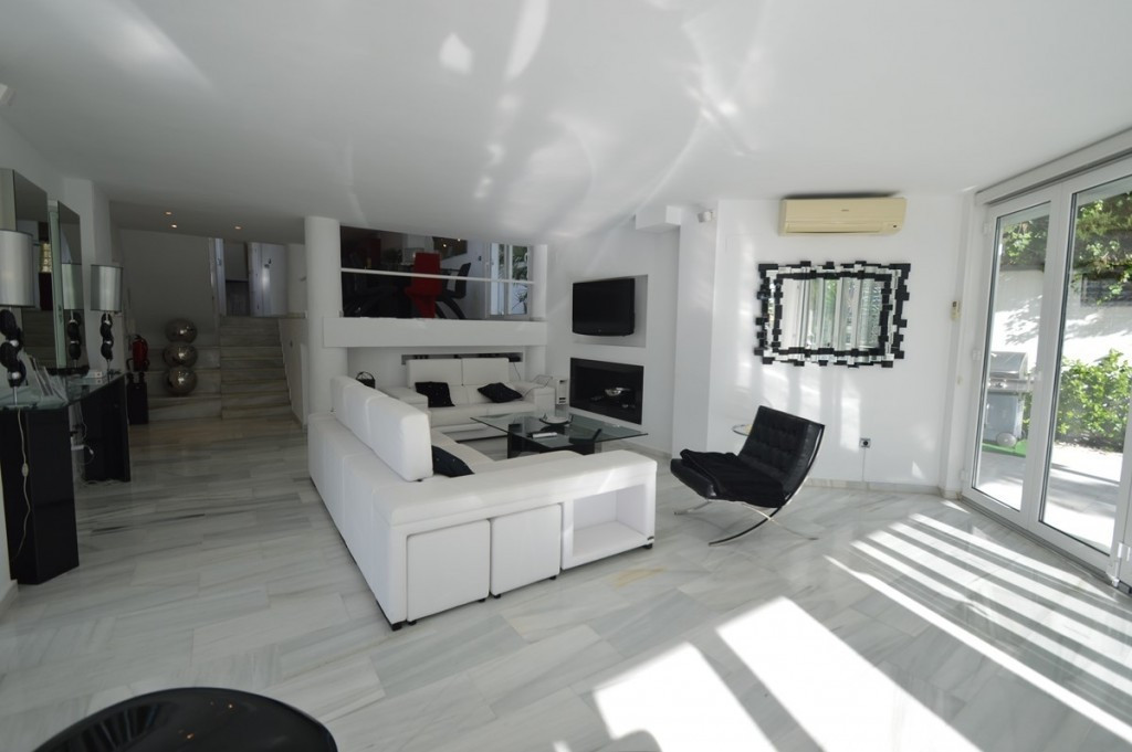 Qlistings - Fantastic House Villa in Marbella, Costa del Sol Property Image
