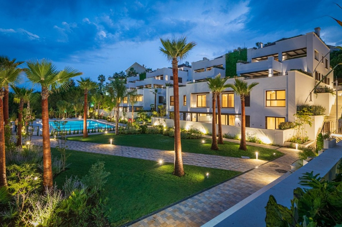 Qlistings - Beautiful duplex Apartment in Marbella, Costa del Sol Property Image