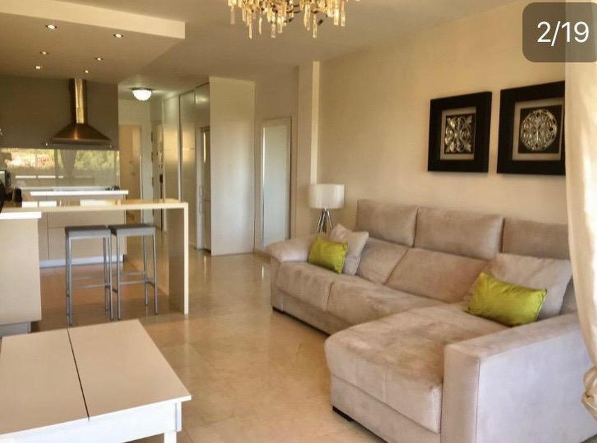 Qlistings - Spacious Apartment in Nueva Andalucía, Costa del Sol Property Image