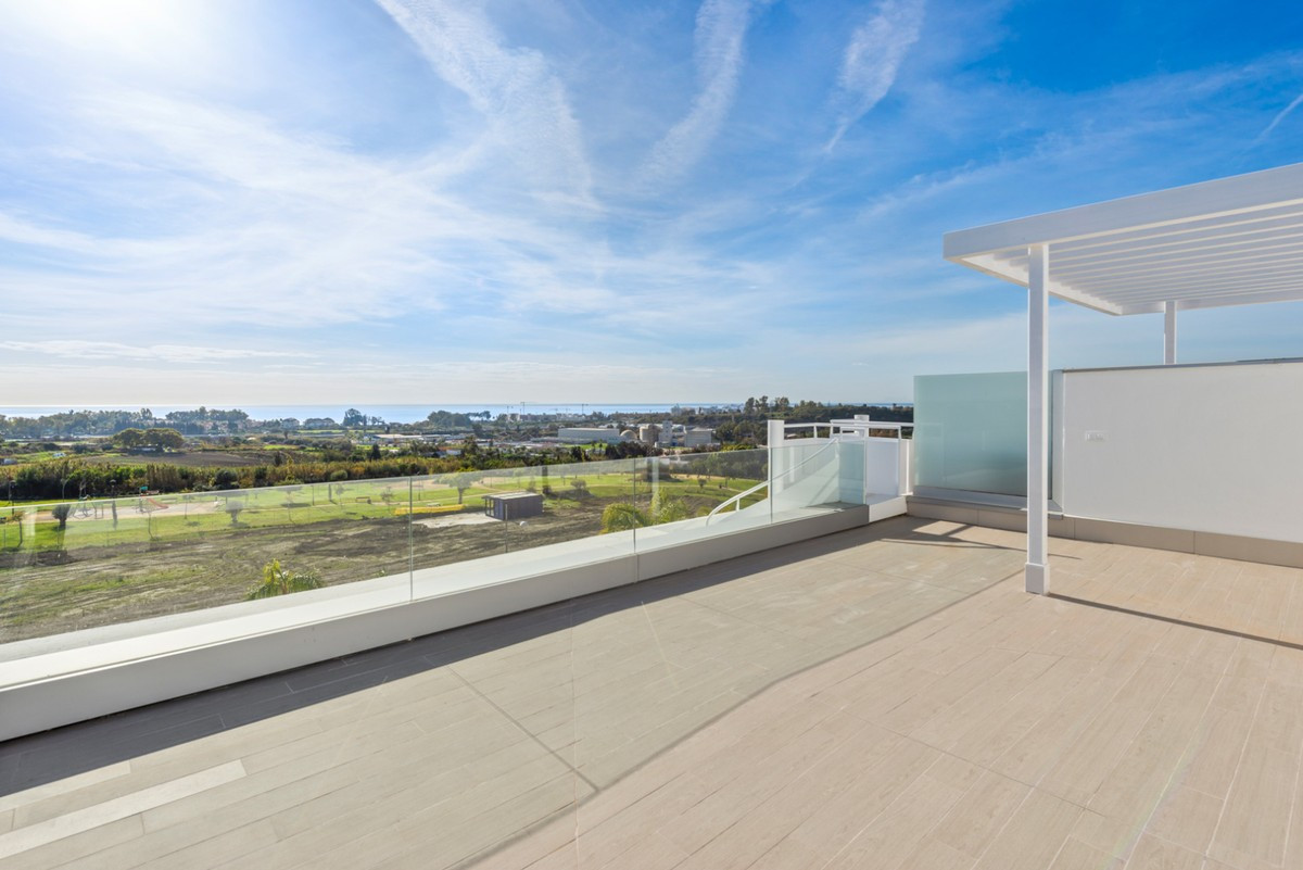 Qlistings - Modern Penthouse Apartment in Cancelada, Costa del Sol Property Image