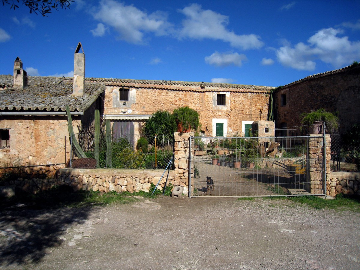 Qlistings House in Son Ferriol, Mallorca main image