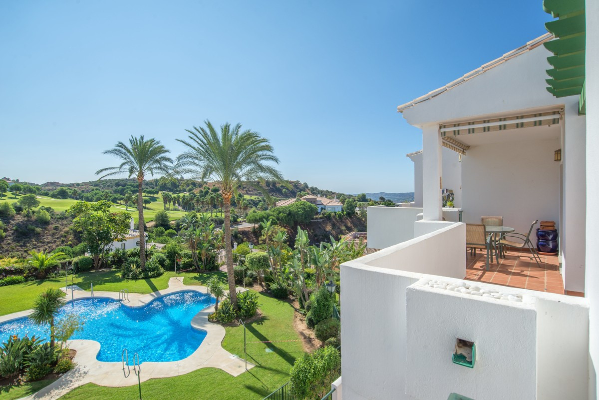 Qlistings - Apartment in Alhaurin Golf, Costa del Sol Property Image