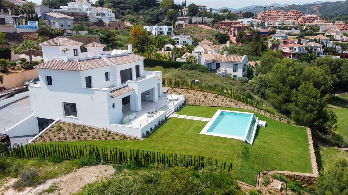 Qlistings - Newly Built House Villa in Elviria, Costa del Sol Property Image