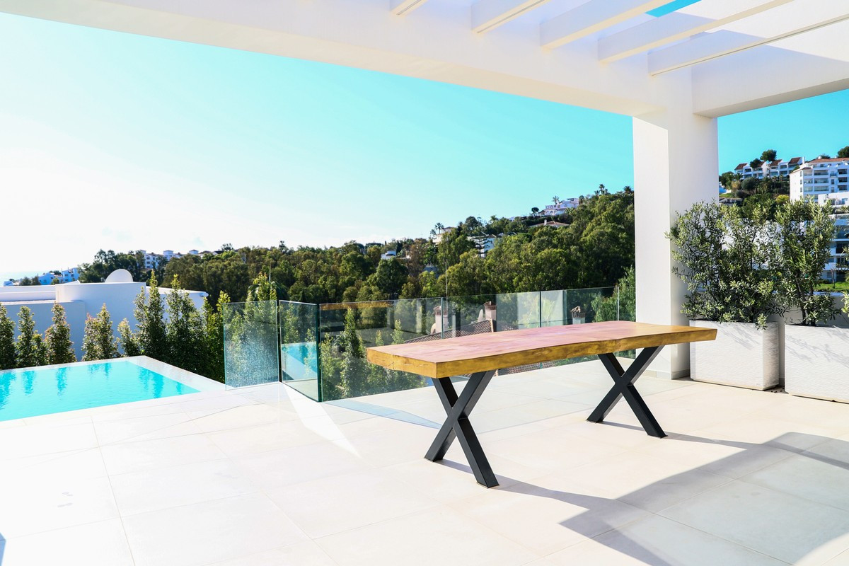 Qlistings - Magnificent House Villa in Riviera del Sol, Costa del Sol Property Thumbnail