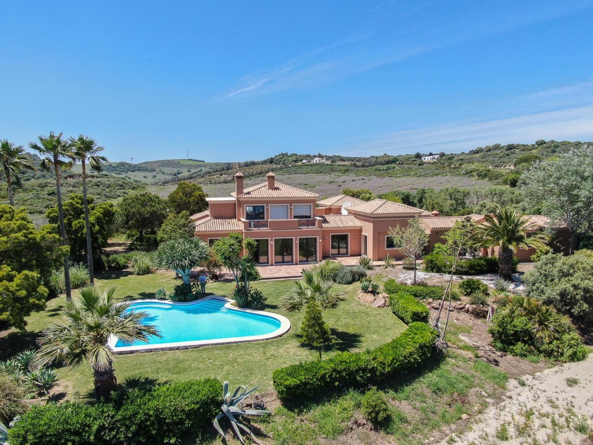 Qlistings - Spectacular Mountains Views House in Manilva, Costa del Sol Property Image
