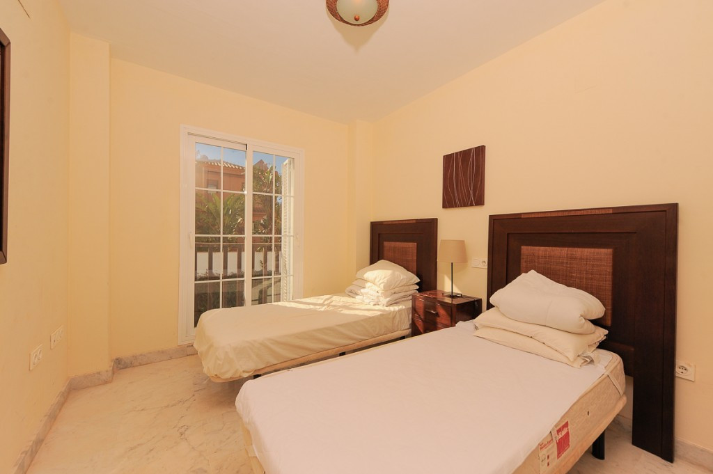Qlistings - 2 Bedrooms Apartment in Benalmadena Costa, Costa del Sol Property Image