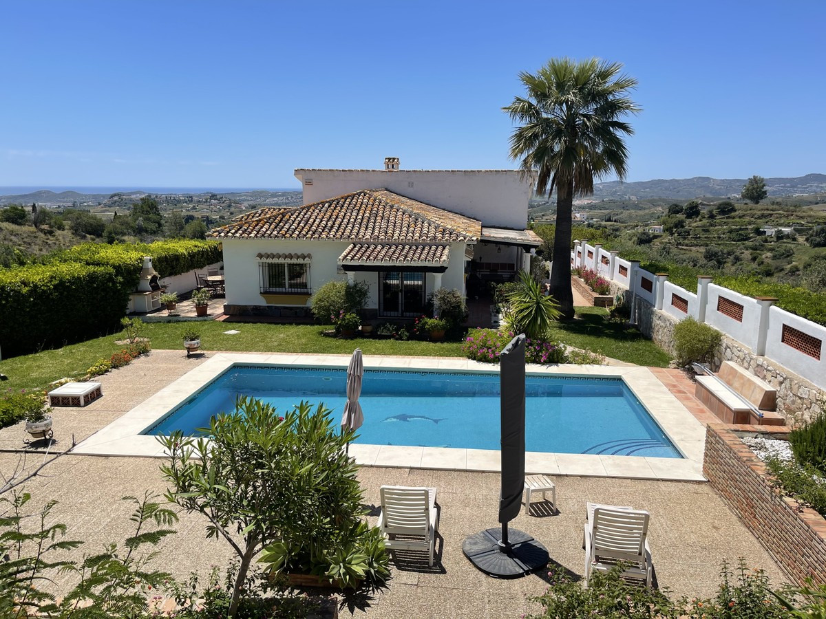 Qlistings - Charming Rustic Style House Villa in Mijas, Costa del Sol Property Image