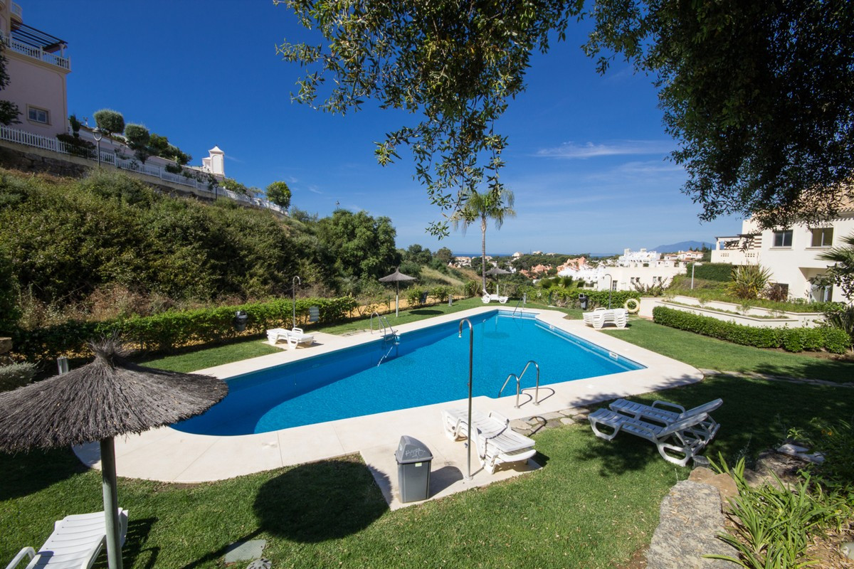 Qlistings Fabulous   3 bedroom townhouse  in Cabopino, Costa del Sol main image
