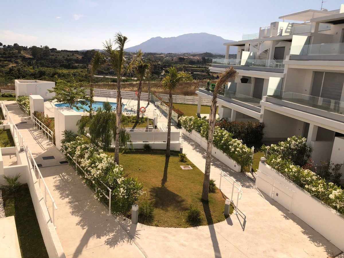 Qlistings - Beautiful Apartment in Cancelada, Costa del Sol Property Image