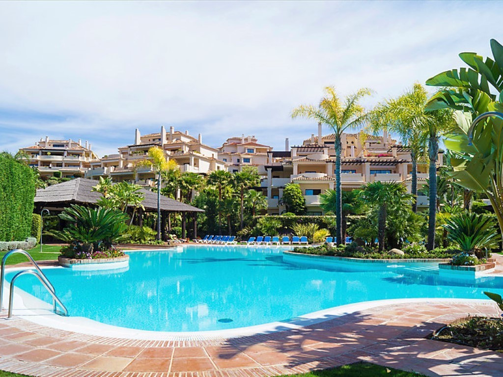 Qlistings - Beautiful 2 Bedroom Vilamoura Apartment within 5 mins to beach. Ref 204 Property Thumbnail