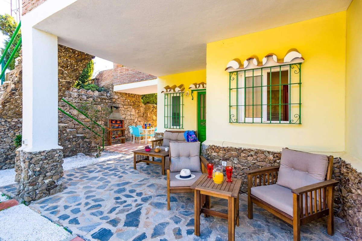 Qlistings - Beautiful Detached 5 Bedrooms House Villa in Mijas, Costa del Sol Property Image