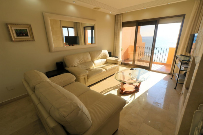 Qlistings Apartment in Estepona, Costa del Sol image 3