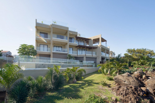 Qlistings Flic en Flac, Mauritius 3 Bedroom 3 Bath Apartment image 2