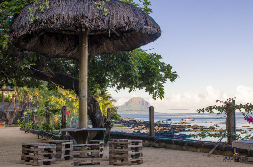 Qlistings Tamarin, Mauritius 4 Bedroom Beachfront Apartment image 9