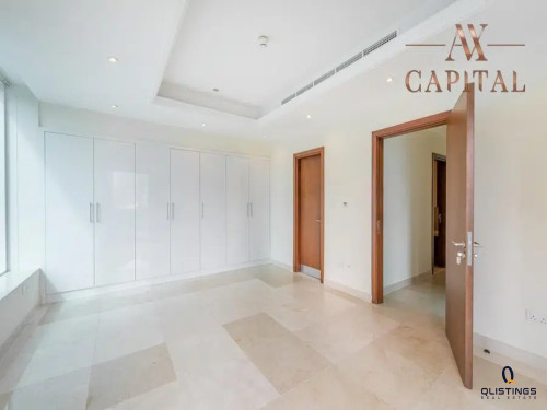 Qlistings Partial Marina View | Contemporary Style | Vacant image 6