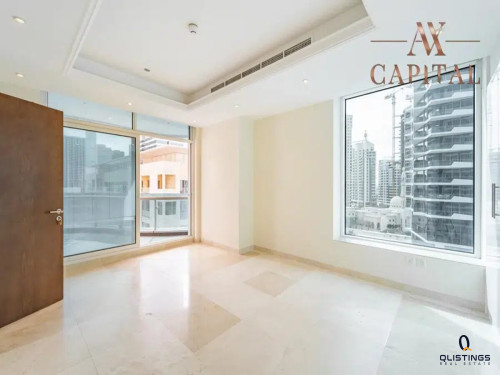 Qlistings Partial Marina View | Contemporary Style | Vacant image 7