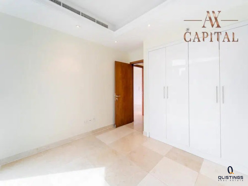 Qlistings Partial Marina View | Contemporary Style | Vacant image 8