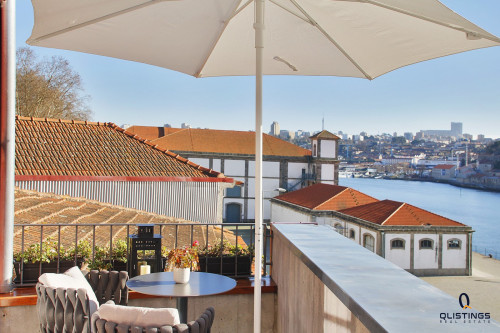 Qlistings House Porto For sale  4 bedrooms house image 2