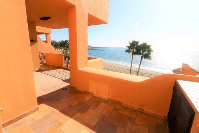 Qlistings Apartment in Estepona, Costa del Sol image 8