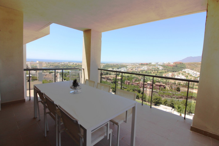 Qlistings - Wonderful Apartment with Great Terrace in Benalmadena Costa, Costa del Sol Property Thumbnail