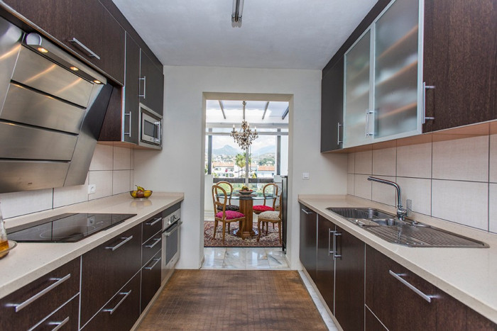 Qlistings Lovely Penthouse Apartment in Cancelada, Costa del Sol image 3