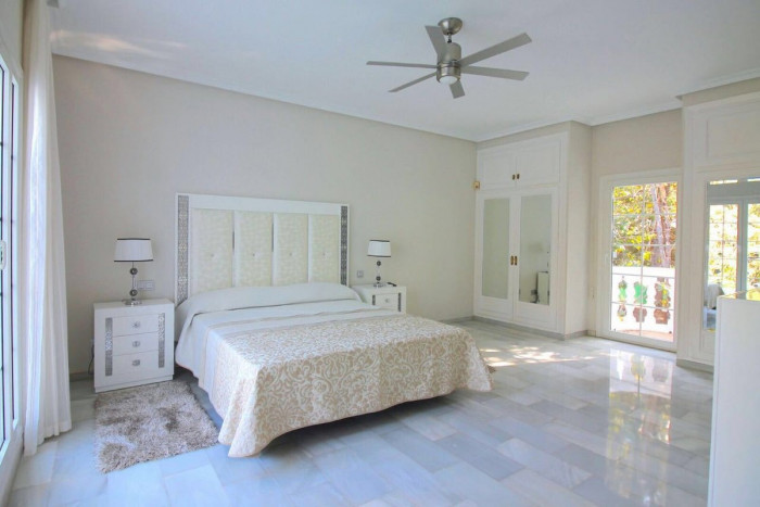 Qlistings Arabic Style House in Aloha, Costa del Sol - image 7