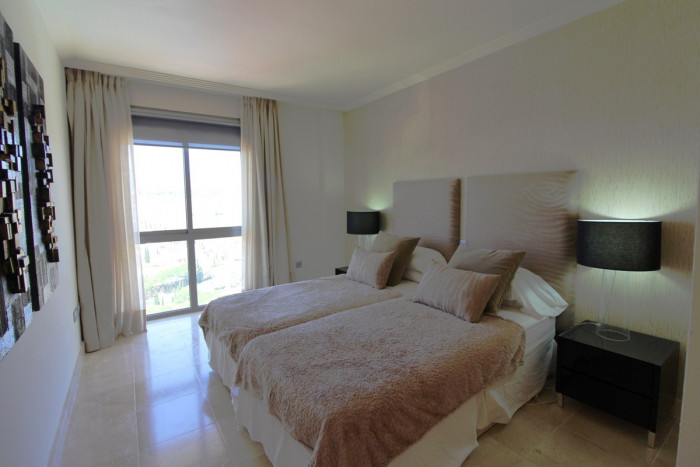 Qlistings Apartment in Los Flamingos Golf Benahavís, Costa del Sol image 6