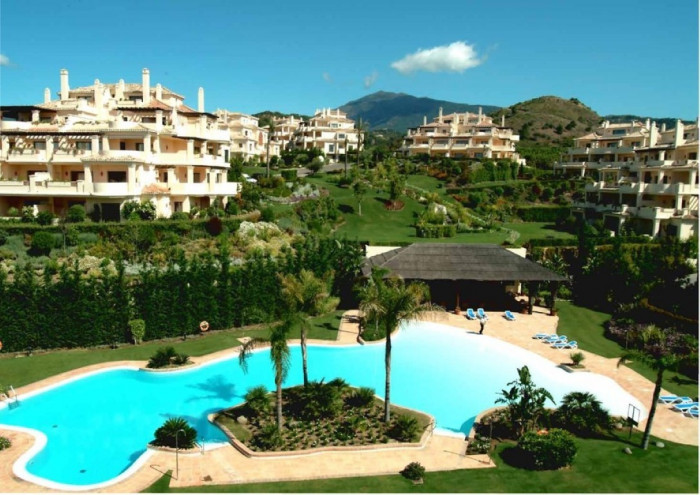 Qlistings Apartment in Benahavís, Costa del Sol image 8