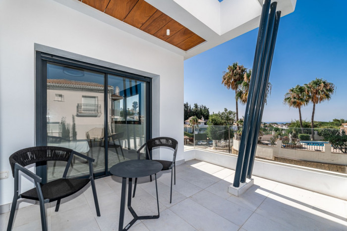Qlistings Spectacular Newly Built House Villa in Calahonda, Costa del Sol image 8