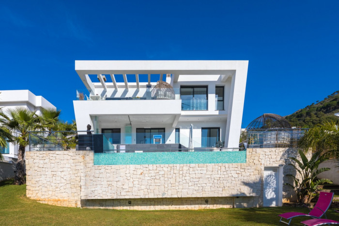 Qlistings - Amazing New Build Modern House Villa in Mijas, Costa del Sol Thumbnail
