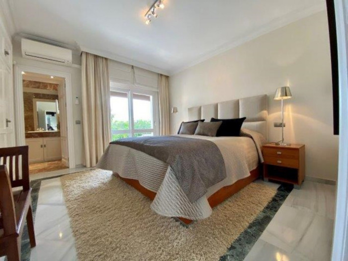 Qlistings Family House Villa in Nueva Andalucía, Costa del Sol image 6