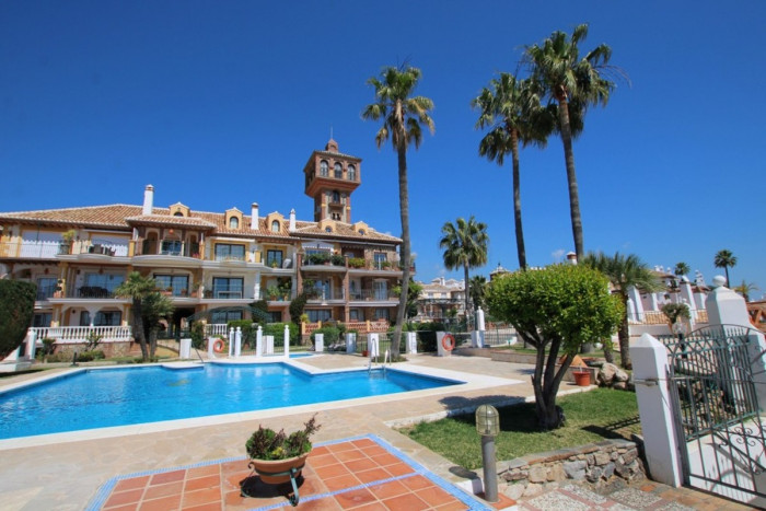Qlistings - Fabulous   3 bedroom townhouse  in Cabopino, Costa del Sol Property Thumbnail