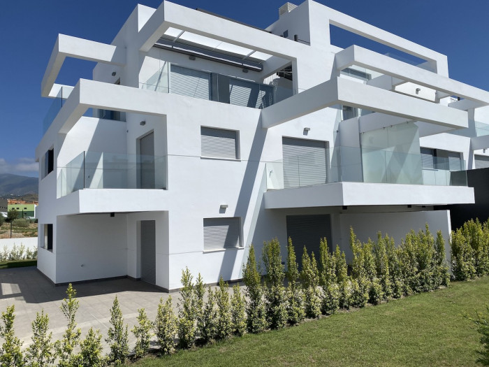 Qlistings New Modern 3 Bedroom Apartment in Atalaya, Costa del Sol image 1