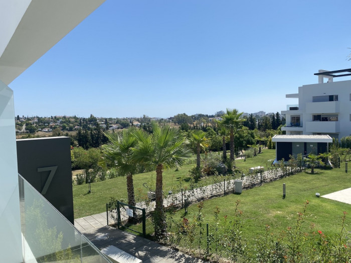 Qlistings New Modern 3 Bedroom Apartment in Atalaya, Costa del Sol image 7