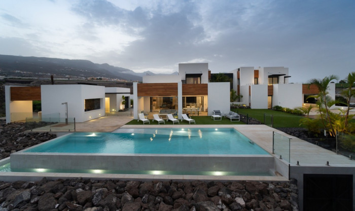 Qlistings House in Adeje, Tenerife image 2
