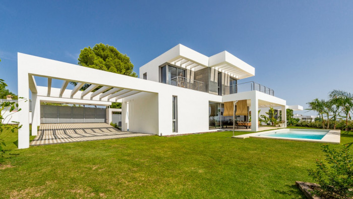 Qlistings - House in Cancelada, Costa del Sol Property Image