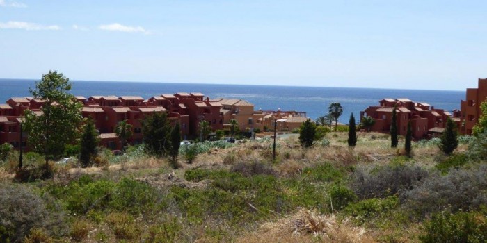 Qlistings Villas with sea views in Estepona image 4