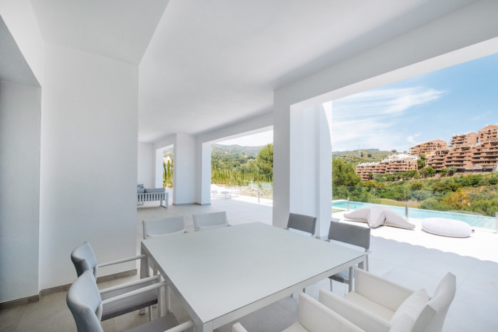 Qlistings Newly Built House Villa in Elviria, Costa del Sol image 3