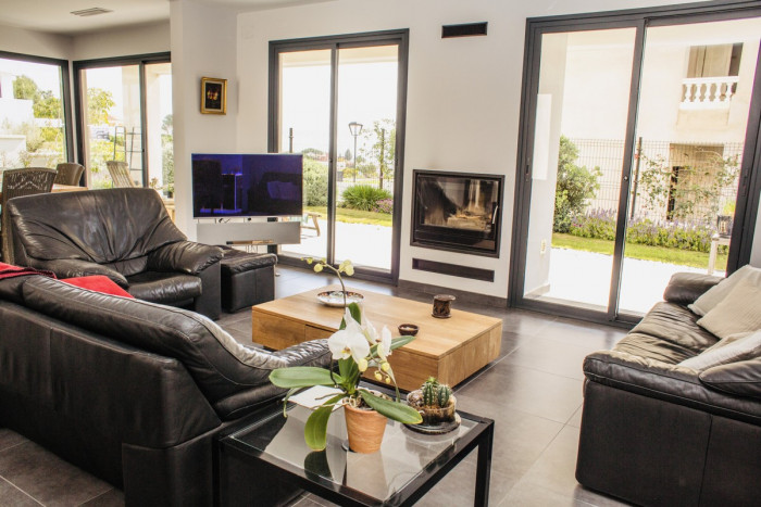 Qlistings Beautiful Modern Detached House in Mijas, Costa del Sol image 5