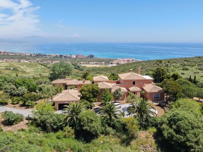 Qlistings Spectacular Mountains Views House in Manilva, Costa del Sol image 1