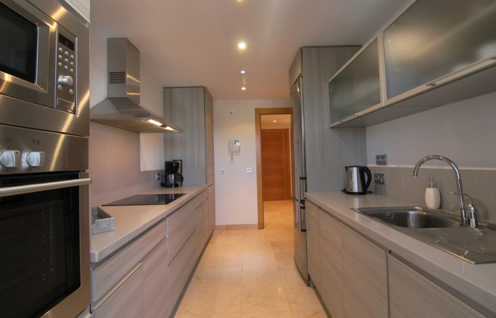 Qlistings Apartment in Los Flamingos Golf Benahavís, Costa del Sol image 5