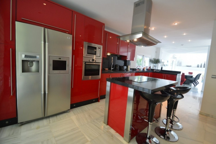 Qlistings Fantastic House Villa in Marbella, Costa del Sol image 8