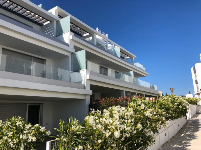Qlistings - Beautiful Apartment in Cancelada, Costa del Sol Thumbnail