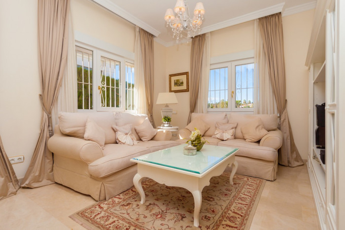Qlistings Detached Villa  in Elviria, Costa del Sol image 6