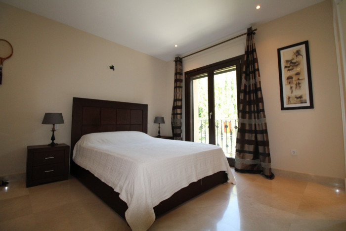 Qlistings House in Sierra Blanca, Costa del Sol image 7